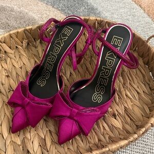 Express Women's Fuchsia Bow Heels